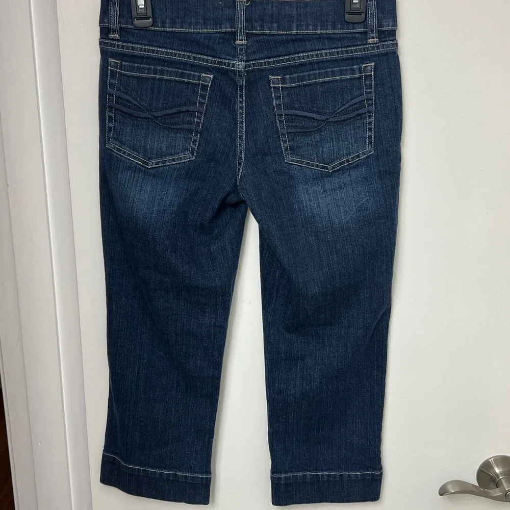 WHBM NOIR Cropped Denim Jeans, Sz 2, 99% cotton 1% Spandex, Distressed Marks
